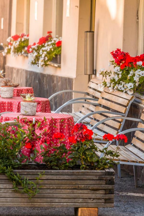 Hotel Dolomiti ลาวิลลา ภายนอก รูปภาพ