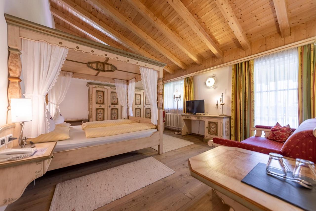Hotel Dolomiti ลาวิลลา ภายนอก รูปภาพ
