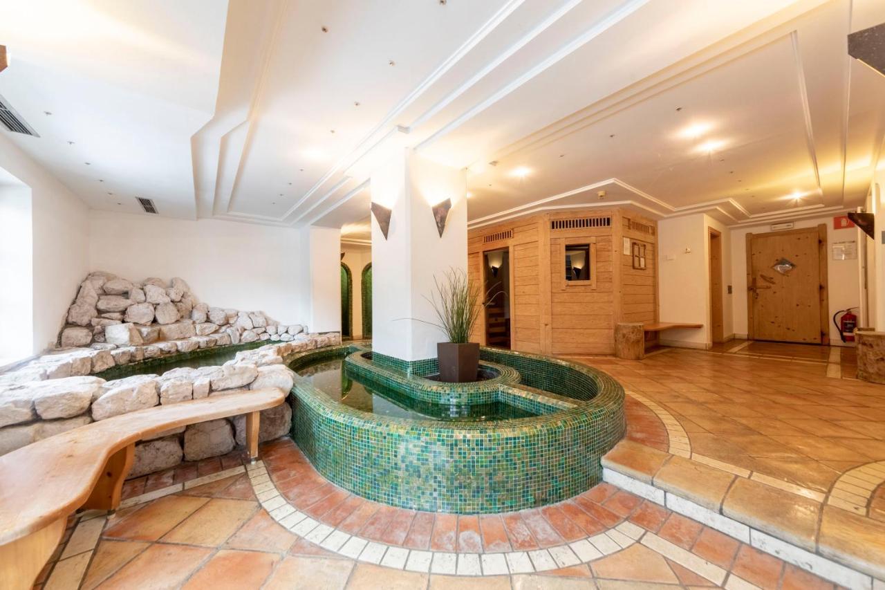 Hotel Dolomiti ลาวิลลา ภายนอก รูปภาพ