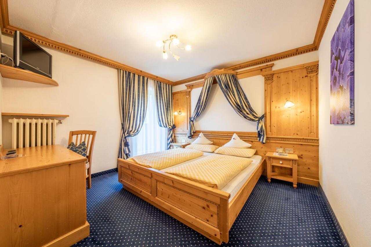 Hotel Dolomiti ลาวิลลา ภายนอก รูปภาพ