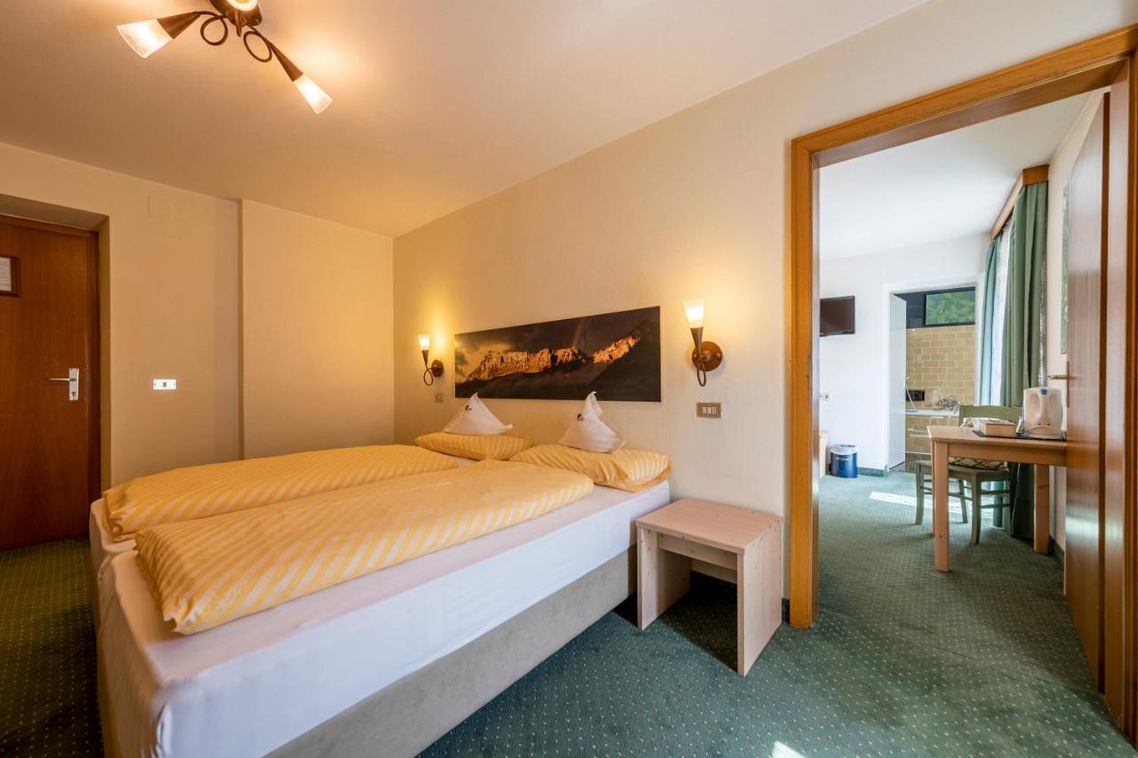 Hotel Dolomiti ลาวิลลา ภายนอก รูปภาพ