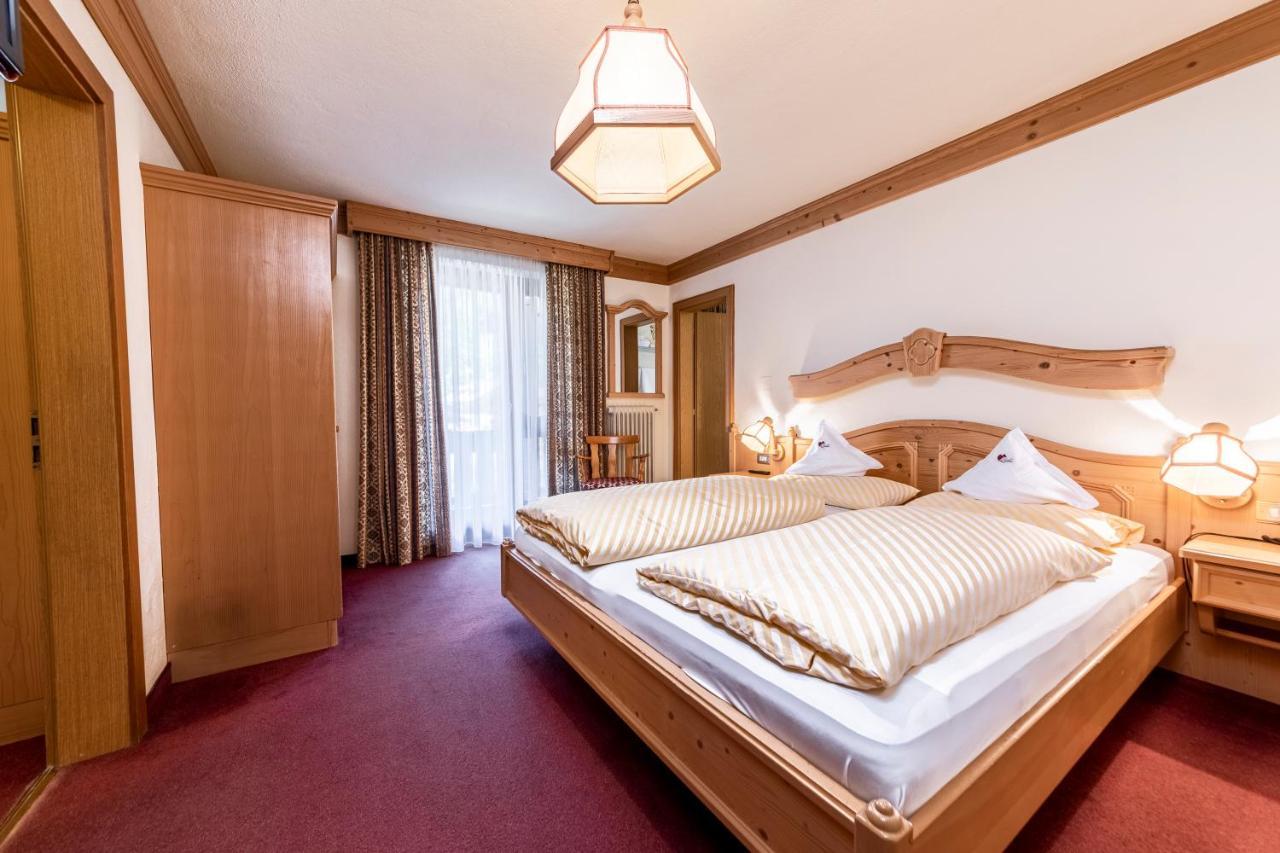 Hotel Dolomiti ลาวิลลา ภายนอก รูปภาพ